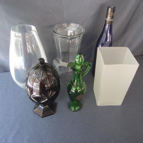 lot 16 image: Vases, Candy & Cruet