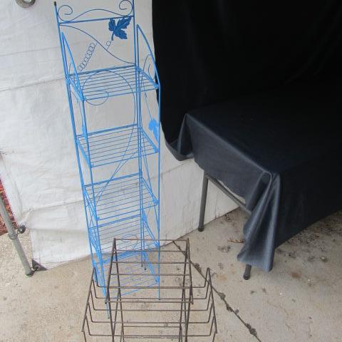 lot 191 image: Vintage Stand, Folding Shelf