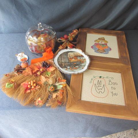 lot 192 image: Autumn Decorations