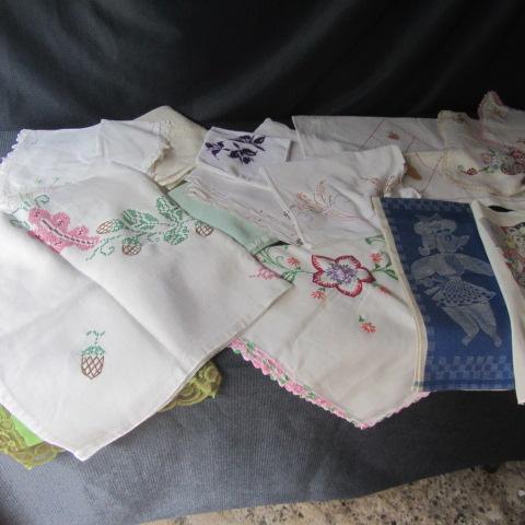 lot 197 image: Fancy Linens