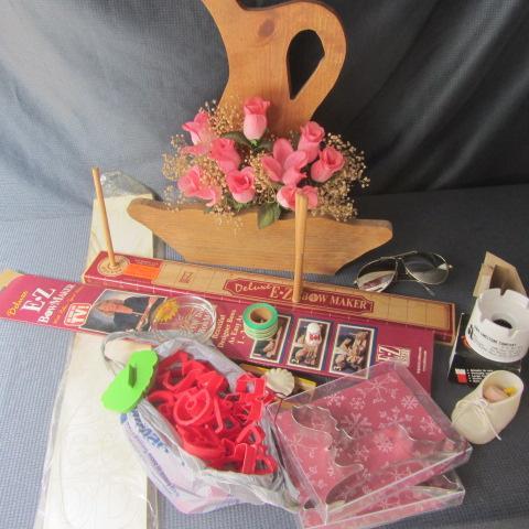 lot 216 image: Cookie Cutters, Bow Makers