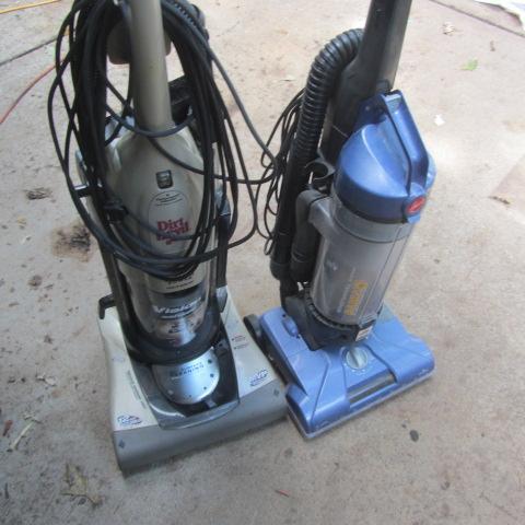 lot 223 image: Dirt Devil & Hoover Vacuums