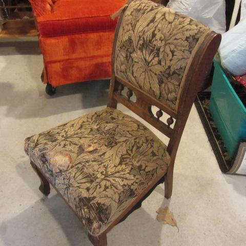 lot 47 image: East Lake Parlor Chair
