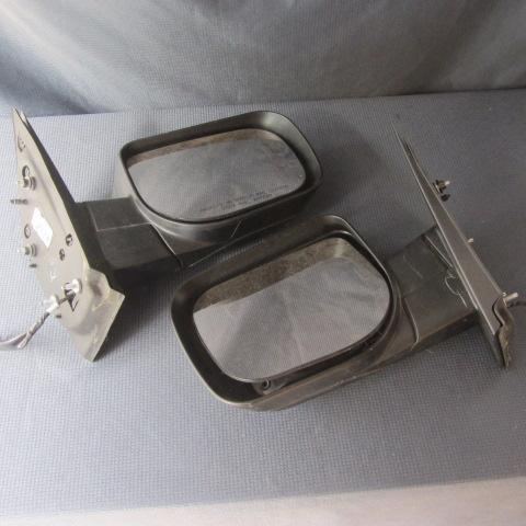 lot 49 image: Pair Truck Mirrors