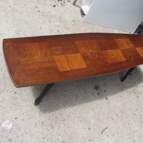 lot 54 image: Unique Coffee Table