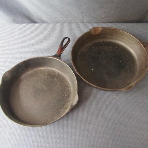 lot 55 image: Wagner Cast Iron Fry Pans