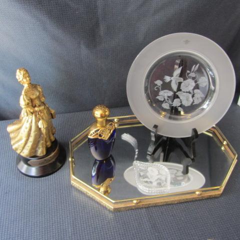 lot 58 image: Mirror Tray, Knick Knacks