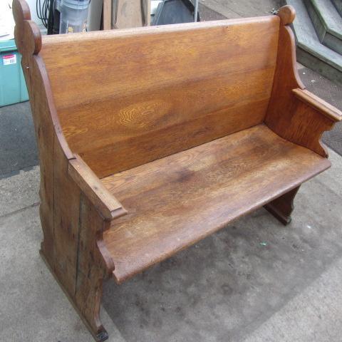 lot 6 image: Antique Oak Pew