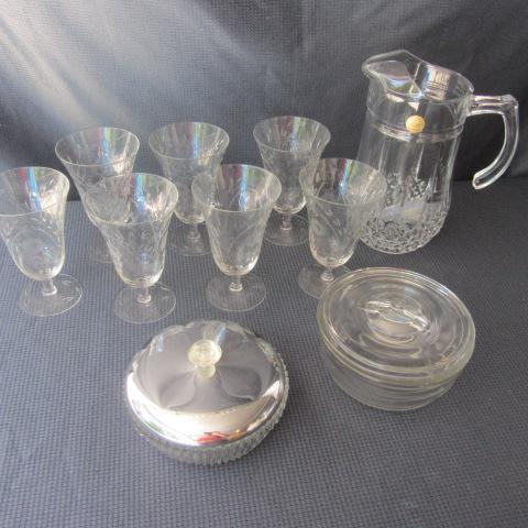 lot 62 image: Longchamp Pitcher, Stems