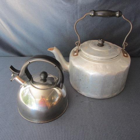 lot 65 image: Tea Kettles