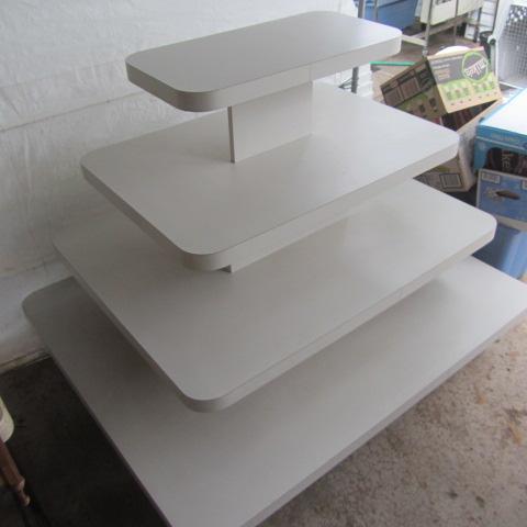 lot 7 image: Retail Display Shelf