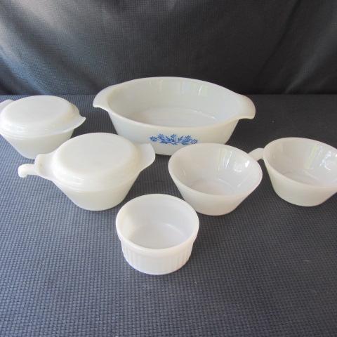 lot 83 image: Fire King Soups, Covers, Baking