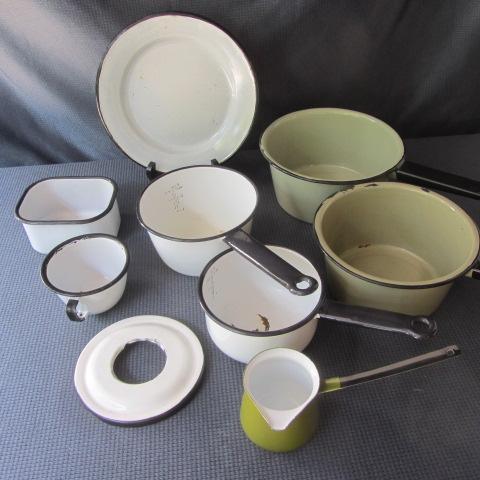 lot 85 image: Vintage Enamelware