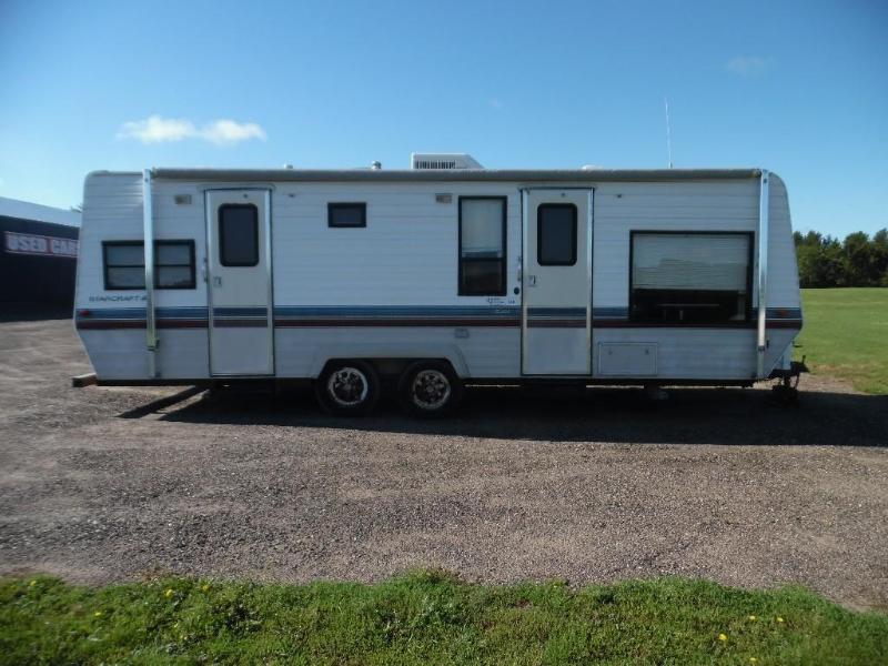 lot 1 image: 1990 Starcraft Special Edition Travel Trailer