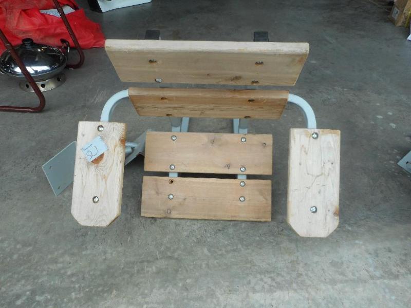 lot 12 image: Dock seat