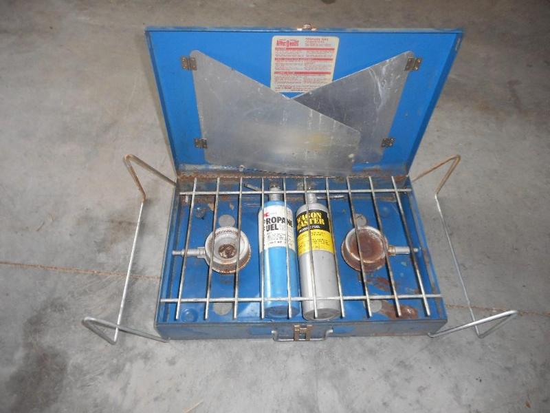 lot 15 image: Camp stove