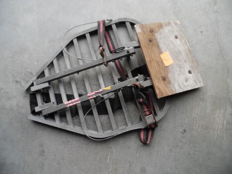 lot 26 image: Aluminum deer stand