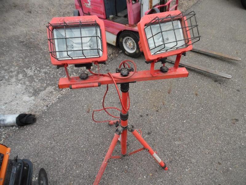 Double work light stand