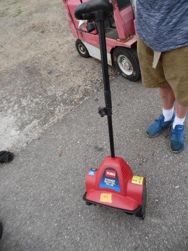 Electric snow shovel