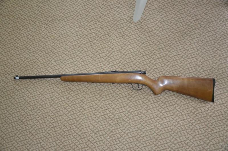 lot 117 image: Rifle