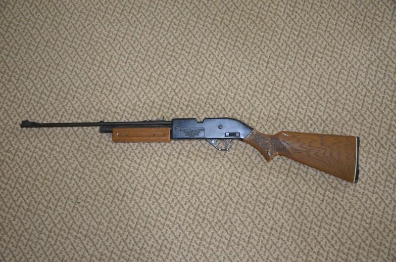 lot 119 image: Power Master 760 BB Repeater rifle BB gun...