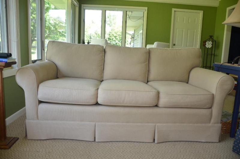 lot 128 image: Sofa 72" long made by Norwalk Furniture ...