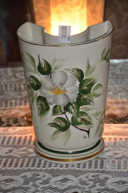 lot 148 image: Ceramic Lamp Vase 11" tall with light in...