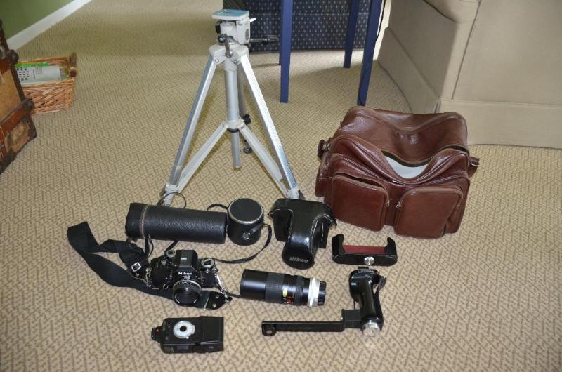 lot 158 image: Nikon F2 50mm film camera, extra lens, flash,...