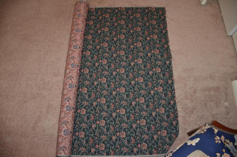 lot 162 image: Bolt of fabric 56x134"...