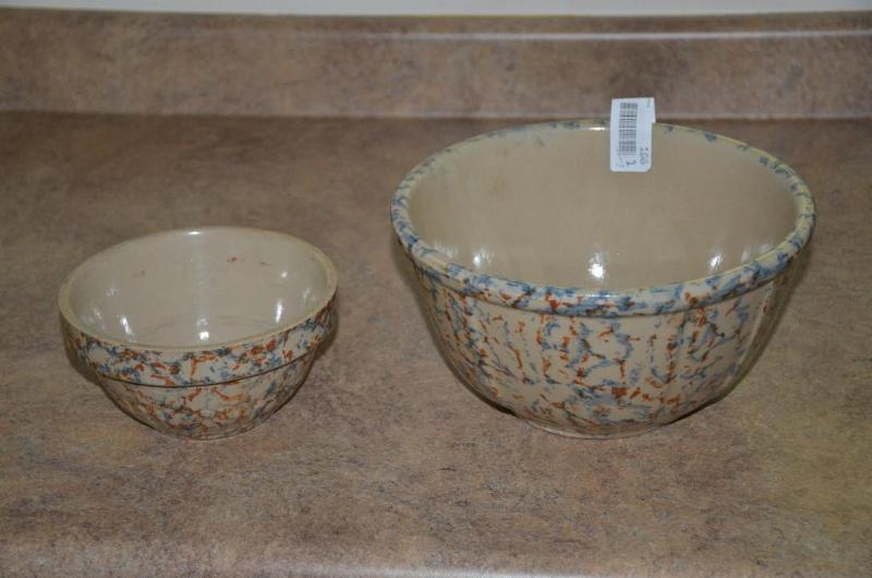 lot 166 image: sponge ware bowls, may be Redwing. 9.5 diamet...