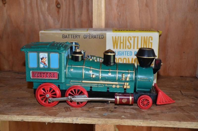 lot 180 image: Marx Whistling Locomotive battery powered, vi...