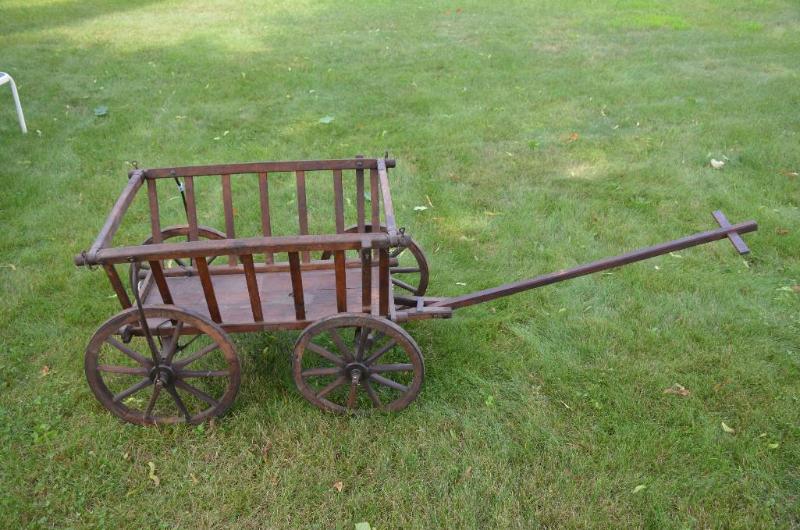 lot 184 image: Vintage wooden wagon 34x25x26" tall...