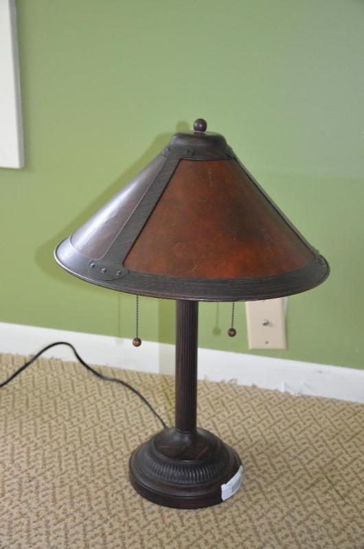 lot 212 image: Table lamp with translucent shade 21" ta...