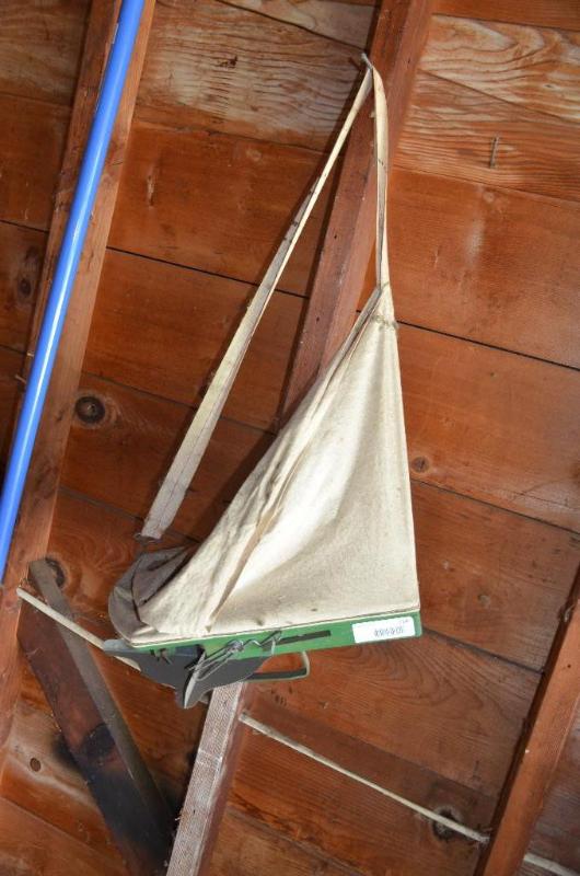lot 214 image: Grass seeder...
