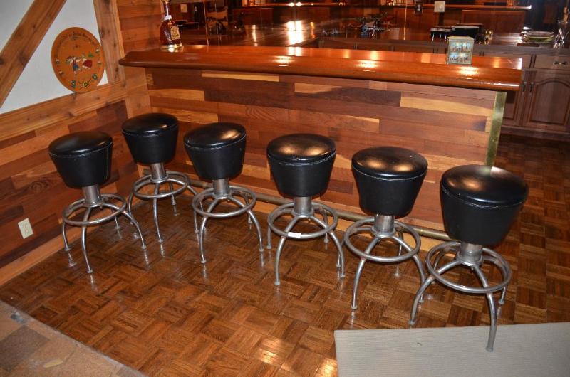 lot 239 image: Bar stools that dwivel. 6 stools. 30" ta...