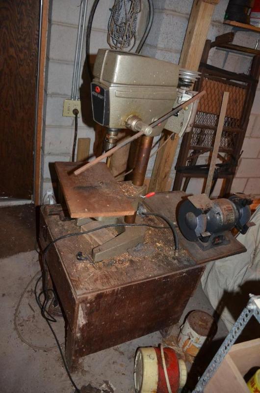 lot 14 image: Power-kraft bench drill press model 2525A 33&...
