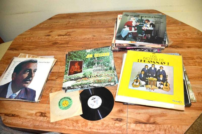 lot 60 image: Vintage records Jim Sellers, Tennessee Ernie ...