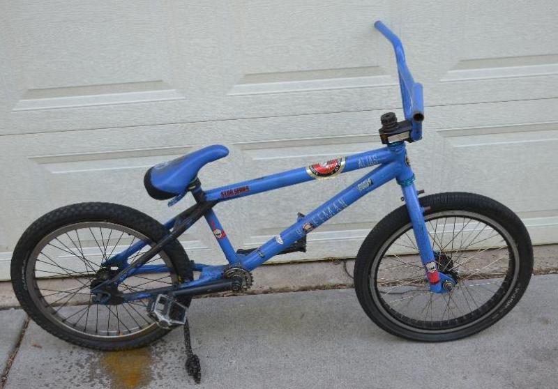 lot 8A image: Hoffman HB Star Series Alias 2003 BMX bicycle...