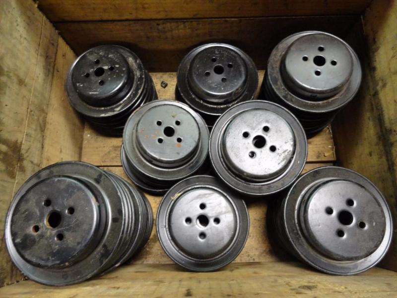 lot 178 image: (20) 3-Belt&nbspPully&nbspHubs...