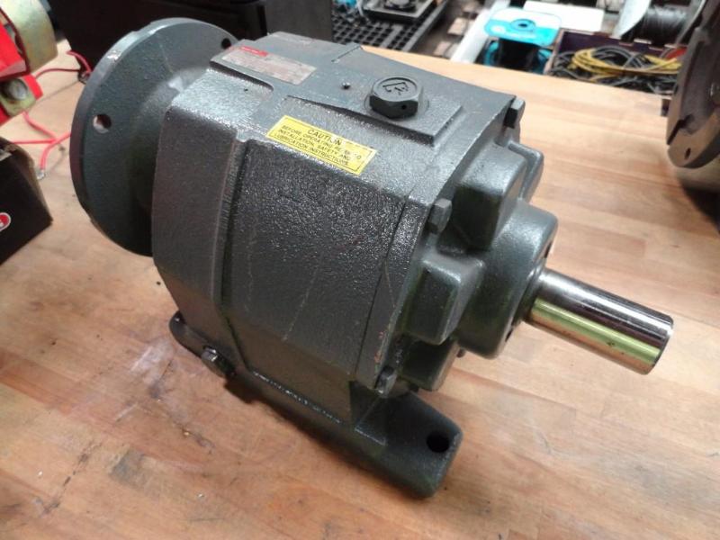 lot 221 image: Bodine Gear Box, CAT No. F632A-20-B7, Input R...