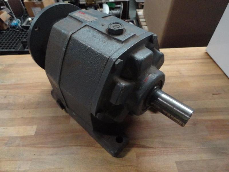 lot 222 image: Bodine Gear Box, CAT No. F632A-20-B5, Input R...