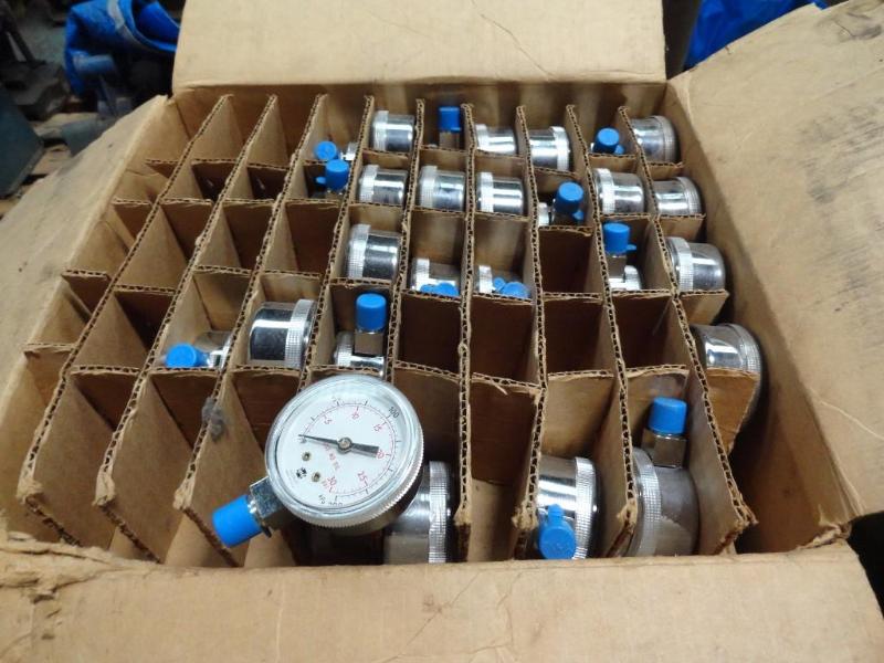lot 230 image: (75) US Gauge&nbsp30 PSI Oil Gauges...