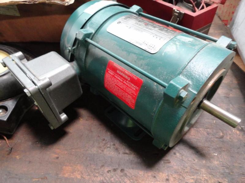 lot 231 image: Reliance Electric Motor, Model SXE, ID P56X40...