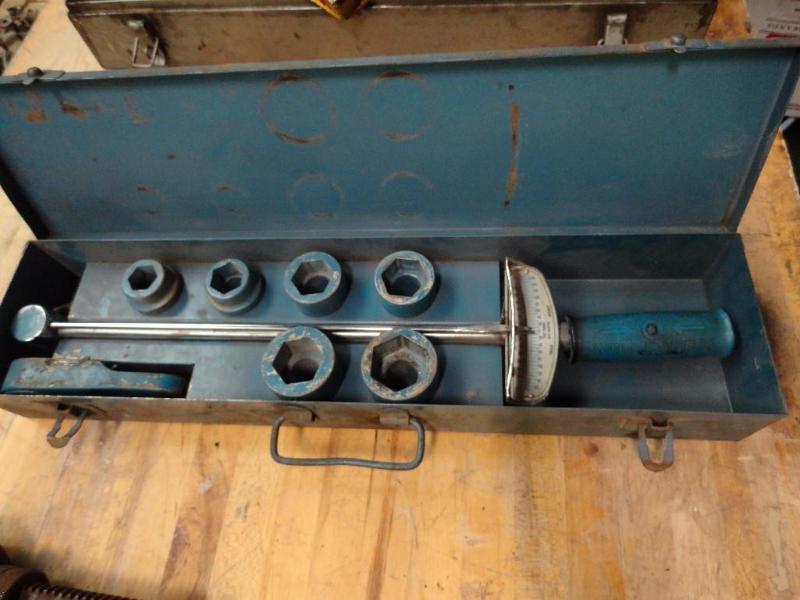 lot 243 image: Lowell Torque Wrench,, 160 FtLb, Includes So...
