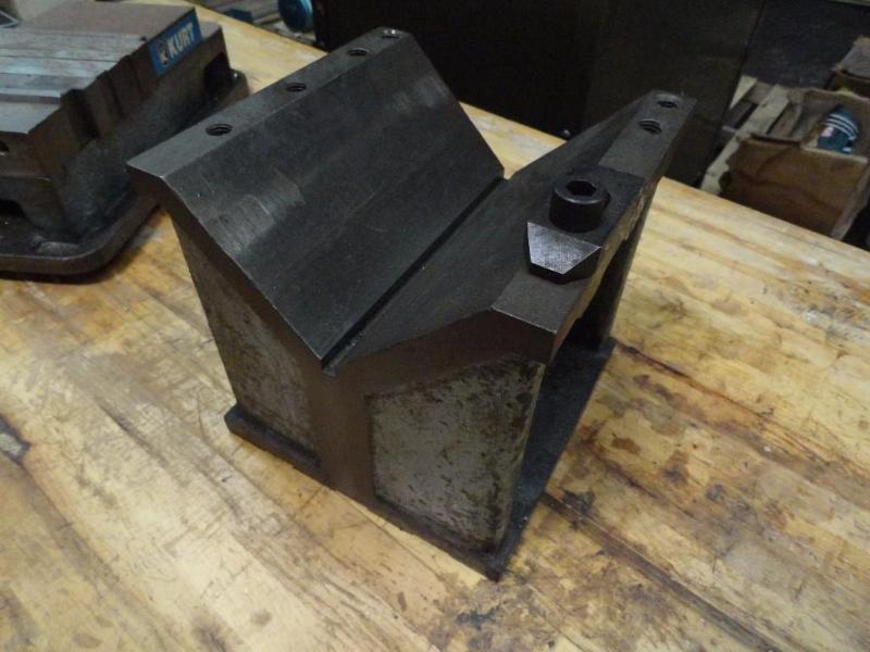 lot 302 image: Angle Plate 8" x 8" x 8"...