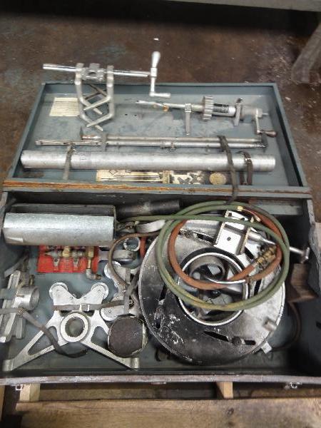 lot 330 image: Corning Glass Works Beading Kit for Pyrex, 89...