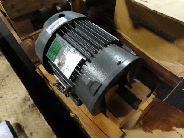 lot 359 image: NEW Lincoln Electric Motor, 3HP, 230460V, 3-...
