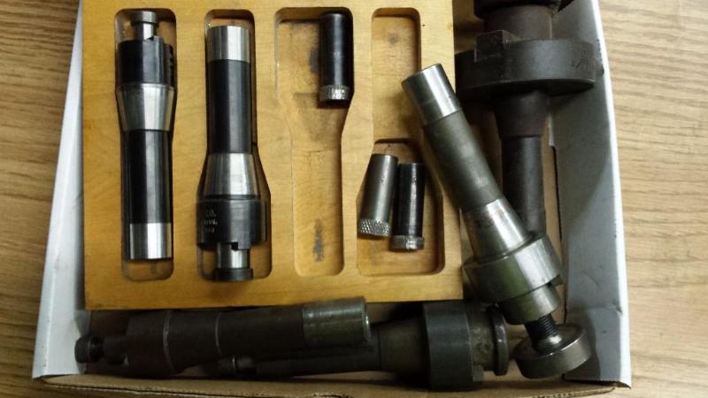 lot 37 image: (6) Assorted R8 Shell Mill Cutter Tool Holder...