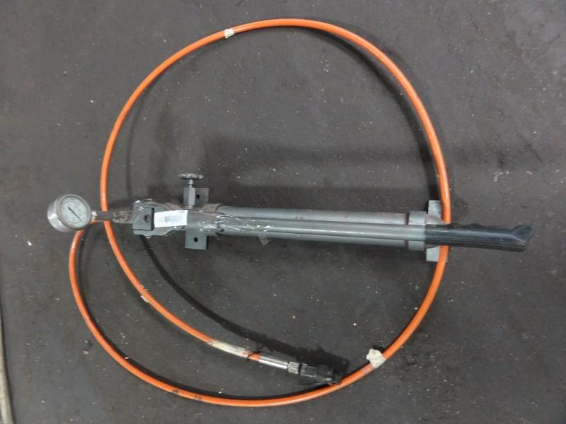 lot 400 image: 23,000 PSI Hydraulic Hand Pump Unit...