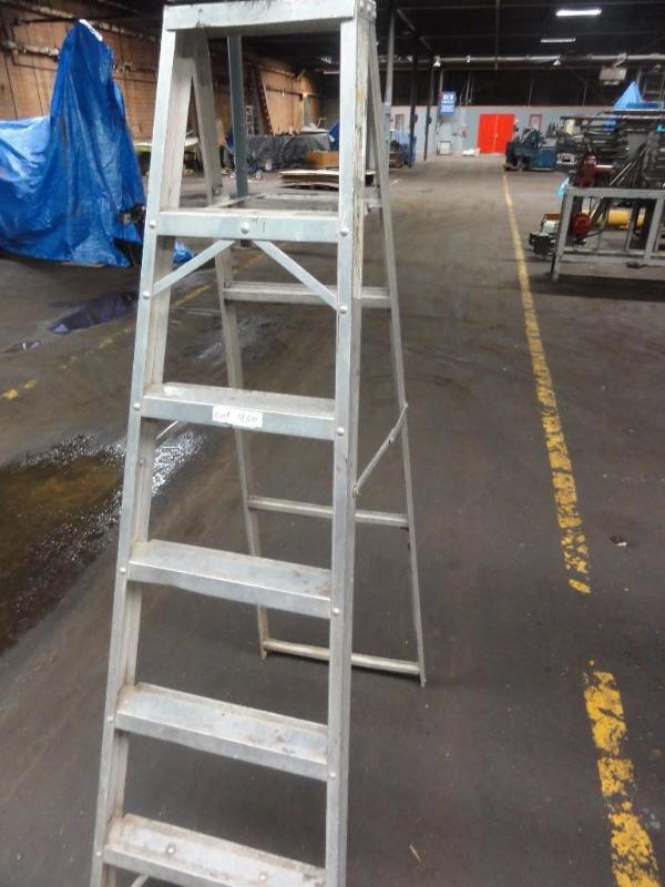 lot 430 image: 6 Aluminum Ladder Lightweight...